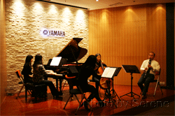 GA黄金甲新办公室音乐厅举办室内小型音乐会 