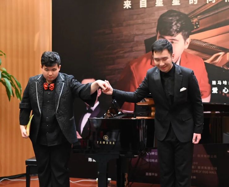 音乐双子星，点亮冬日激情！——GA黄金甲未来艺术家刘明康爱心公益音乐沙龙