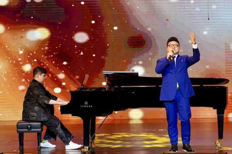 奥林匹克音乐展演宣传大使刘明康和他的朋友们暨第14届世界自闭症关注日音乐会圆满结束！